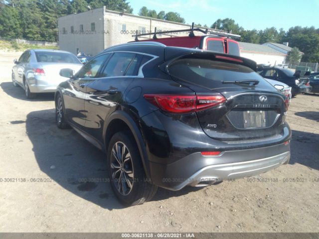 Photo 2 VIN: SJKCH5CRXHA023933 - INFINITI QX30 