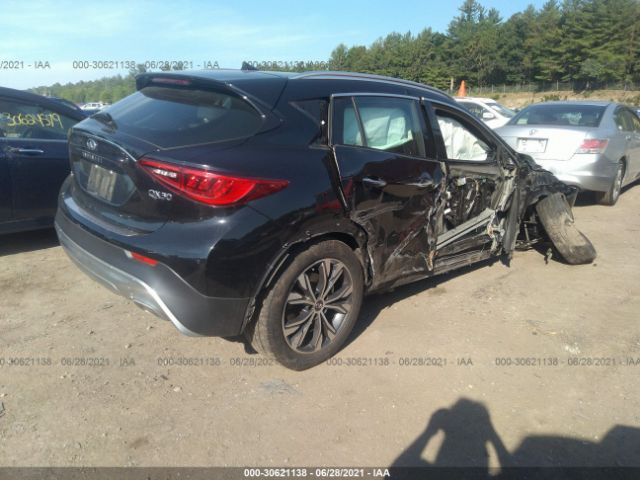 Photo 3 VIN: SJKCH5CRXHA023933 - INFINITI QX30 