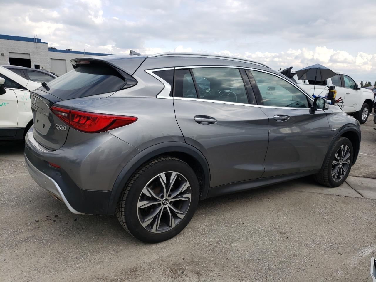 Photo 4 VIN: SJKCH5CRXHA024595 - INFINITI QX30 