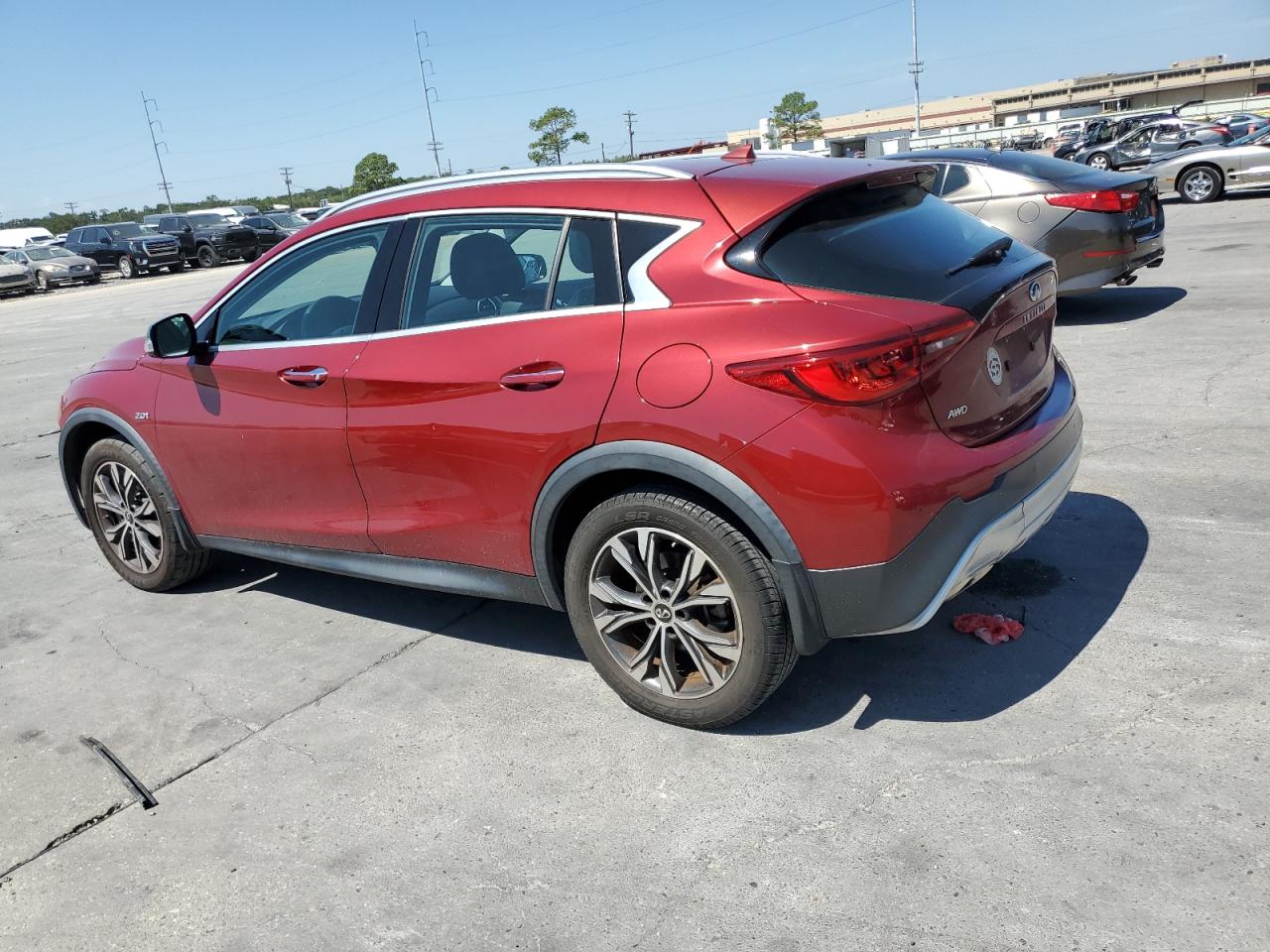 Photo 1 VIN: SJKCH5CRXHA029196 - INFINITI QX30 