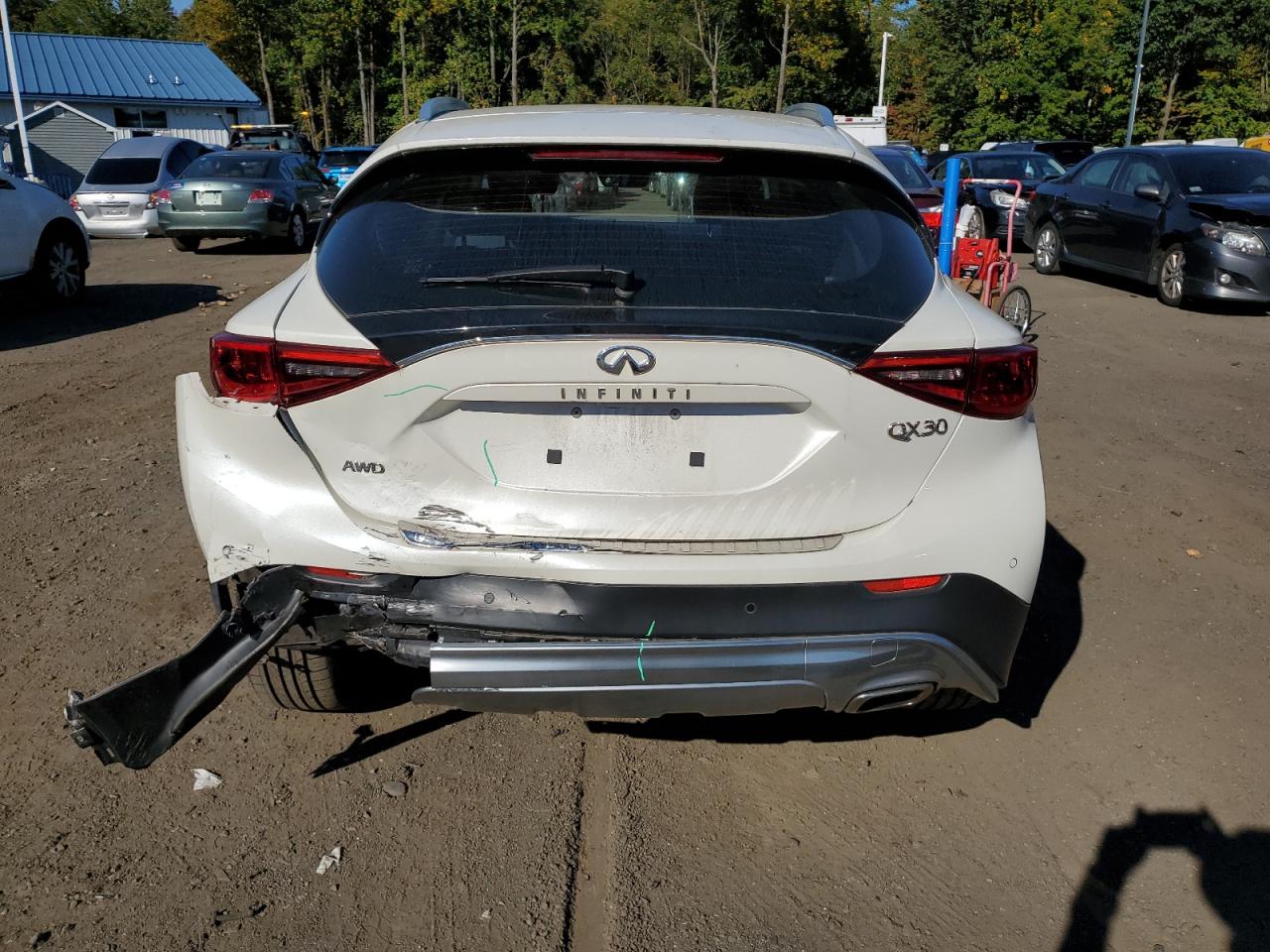 Photo 5 VIN: SJKCH5CRXHA034768 - INFINITI QX30 