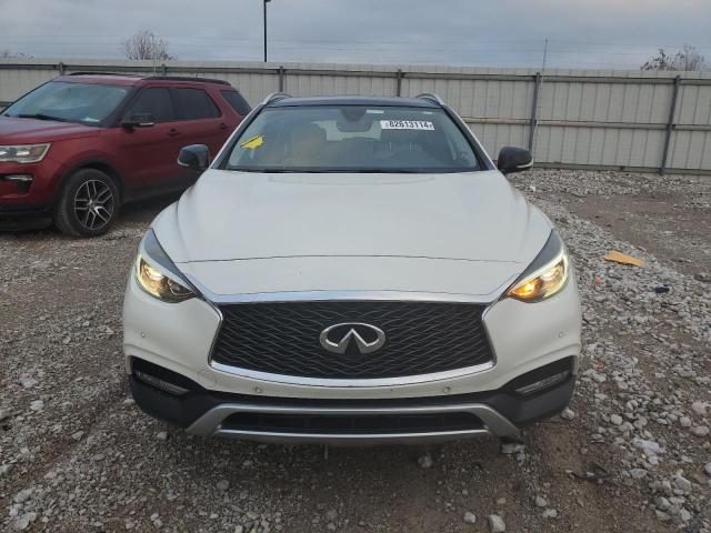 Photo 4 VIN: SJKCH5CRXHA035581 - INFINITI QX30 BASE 