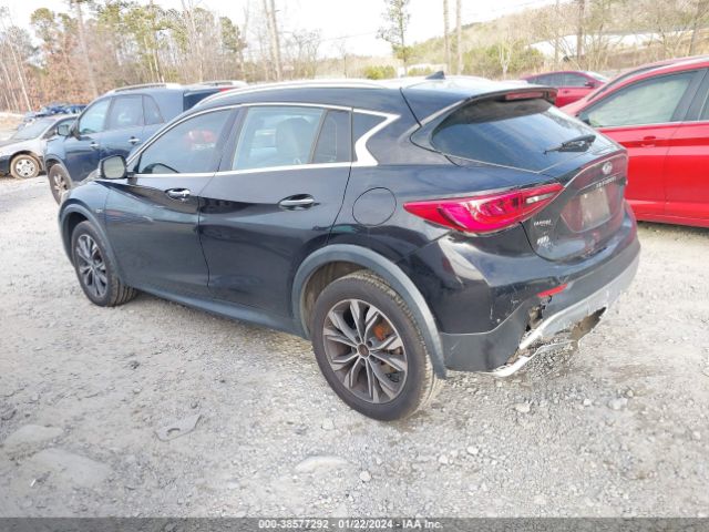 Photo 2 VIN: SJKCH5CRXJA060700 - INFINITI QX30 