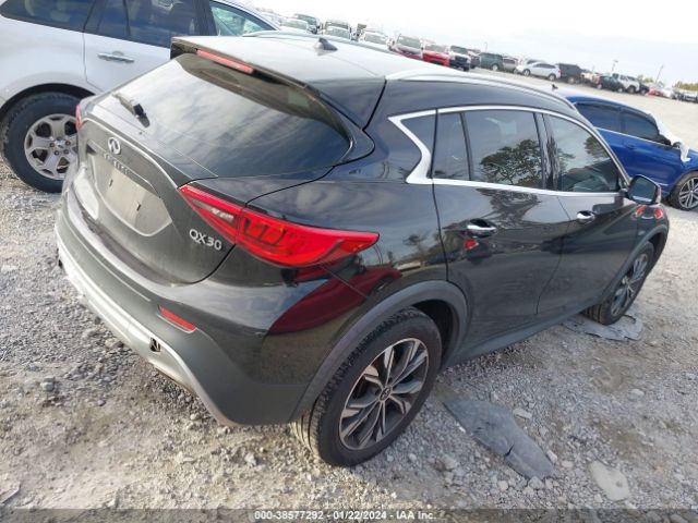 Photo 3 VIN: SJKCH5CRXJA060700 - INFINITI QX30 