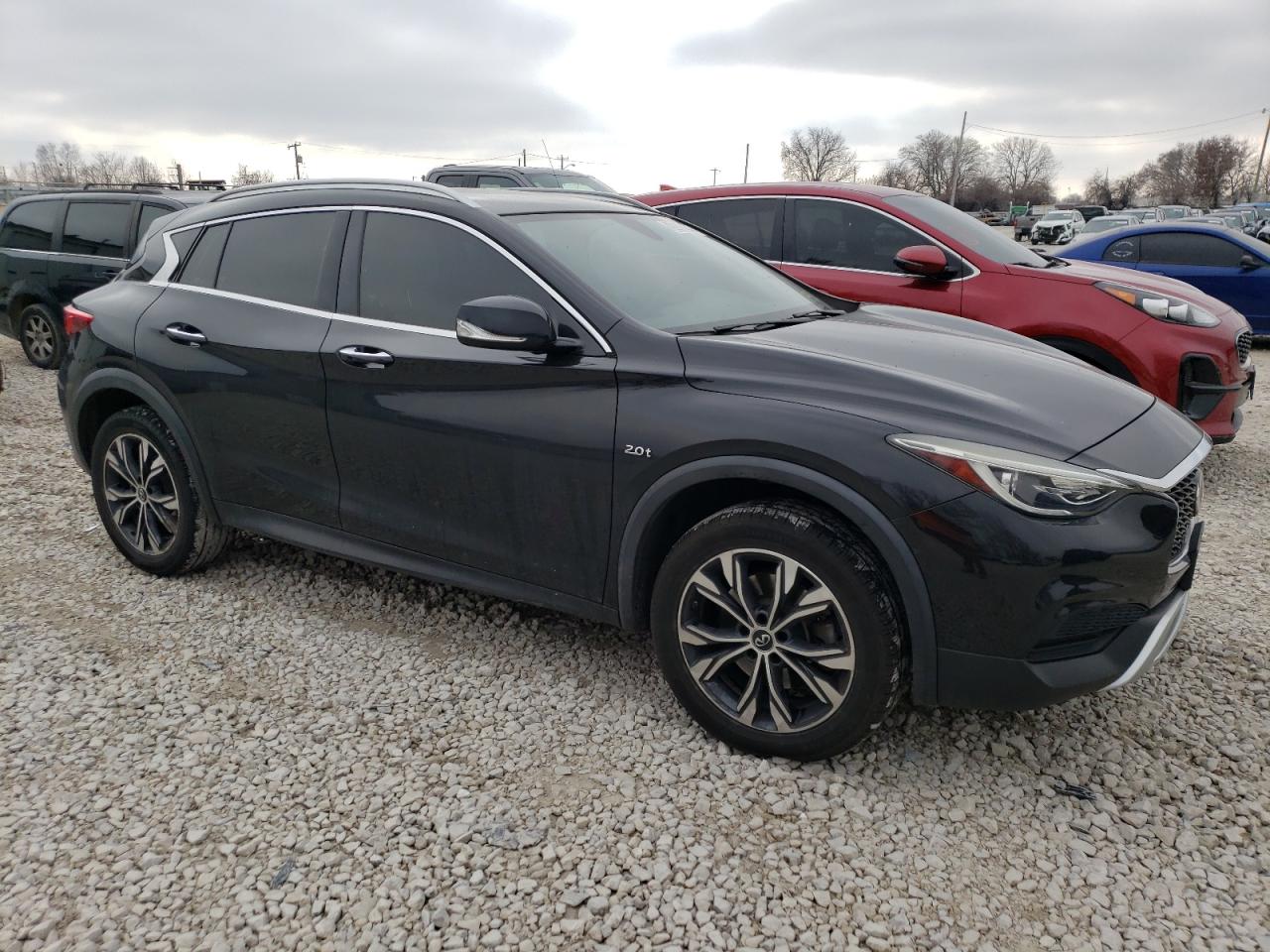 Photo 3 VIN: SJKCH5CRXKA008890 - INFINITI QX30 