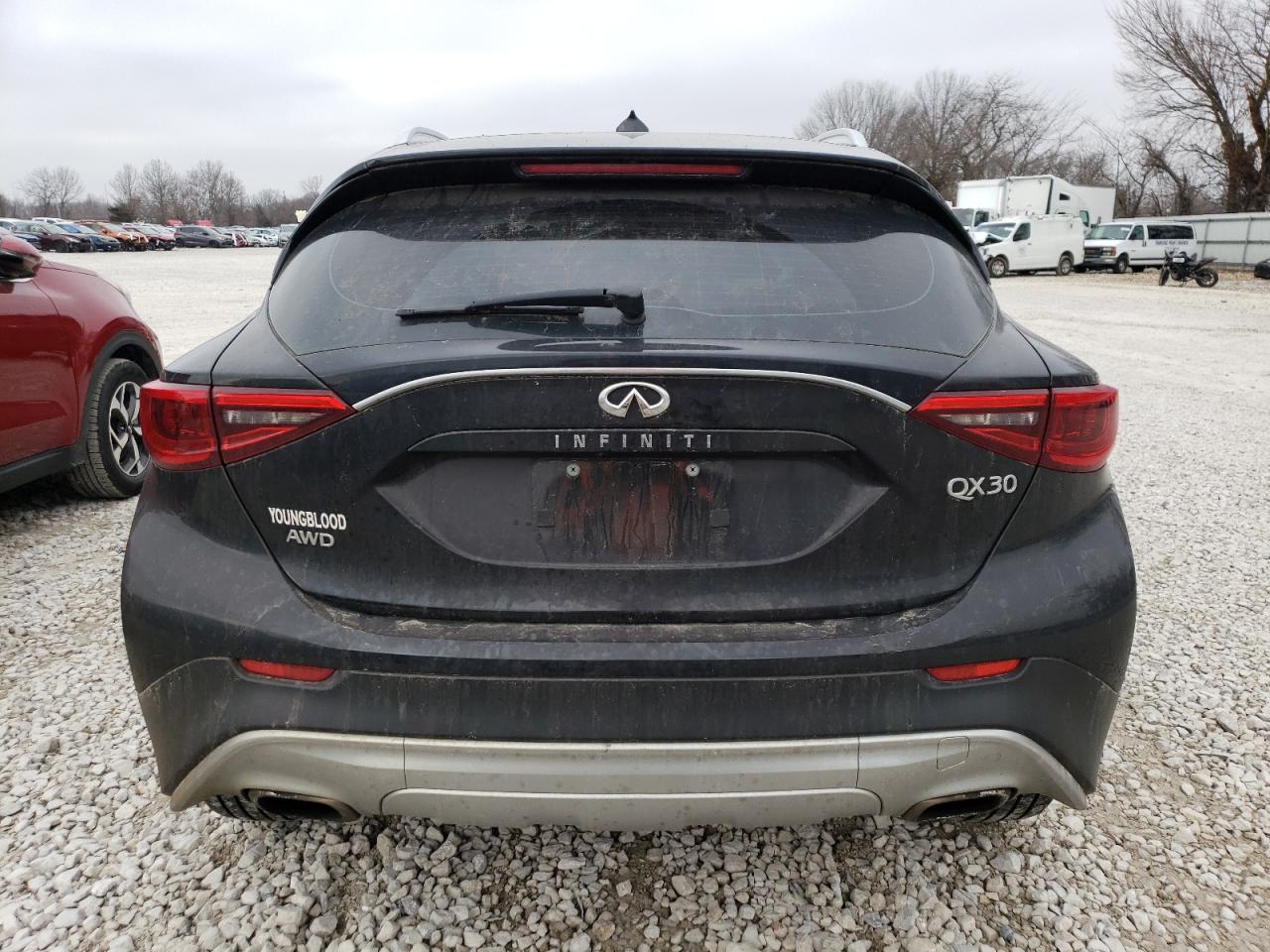 Photo 5 VIN: SJKCH5CRXKA008890 - INFINITI QX30 