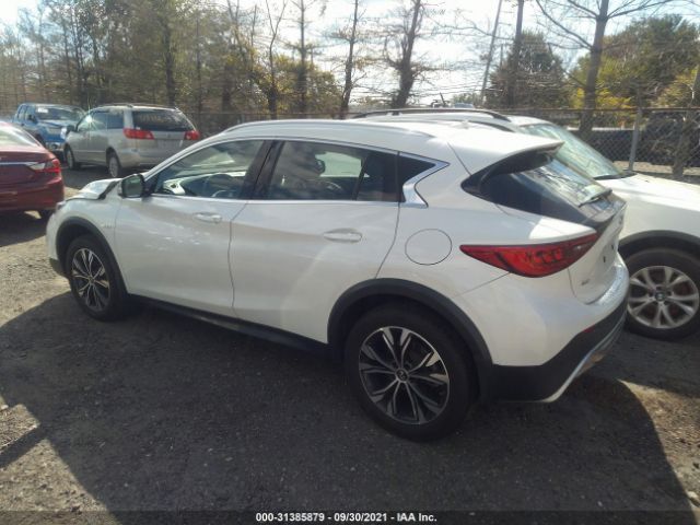 Photo 2 VIN: SJKCH5CRXKA011224 - INFINITI QX30 