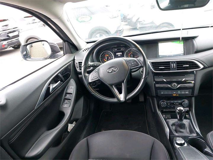 Photo 4 VIN: SJKDAAH15U1002654 - INFINITI Q30 