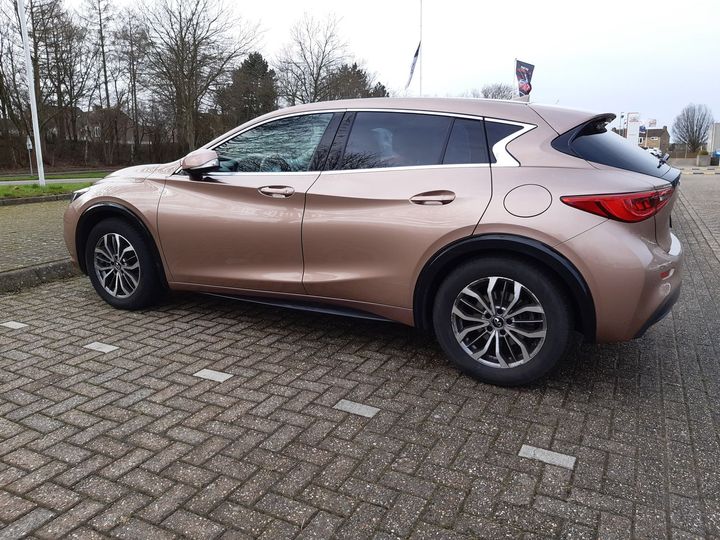 Photo 10 VIN: SJKDAAH15U1003885 - INFINITI Q30 