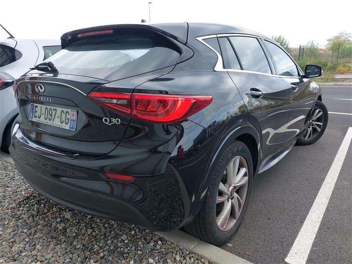 Photo 3 VIN: SJKDAAH15U1013011 - INFINITI Q30 