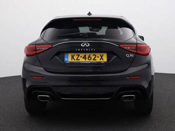 Photo 4 VIN: SJKDAAH15U1029373 - INFINITI Q30 