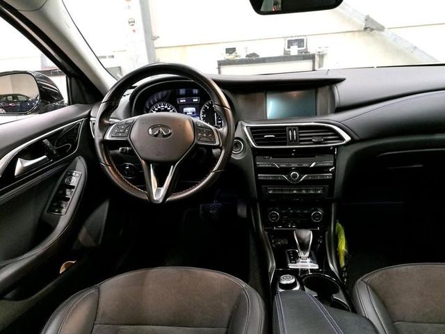 Photo 11 VIN: SJKDAAH15U1038972 - INFINITI Q30 