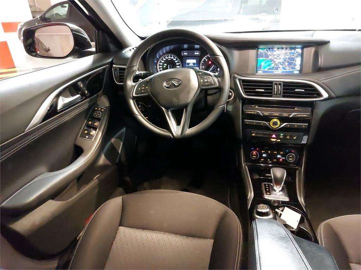 Photo 4 VIN: SJKDAAH15U1040922 - INFINITI Q30 