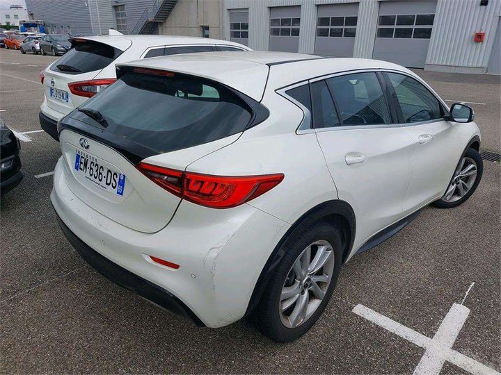 Photo 3 VIN: SJKDAAH15U1042233 - INFINITI Q30 