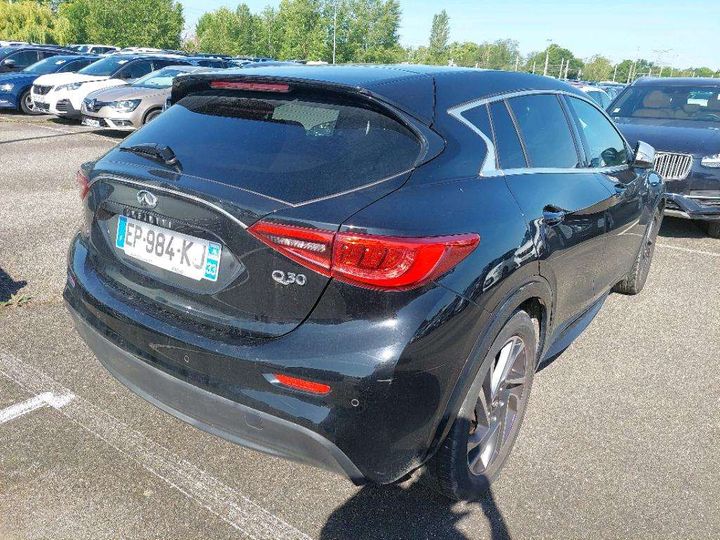 Photo 3 VIN: SJKDAAH15U1049894 - INFINITI Q30 