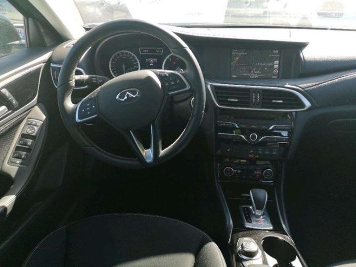 Photo 4 VIN: SJKDAAH15U1050627 - INFINITI Q30 