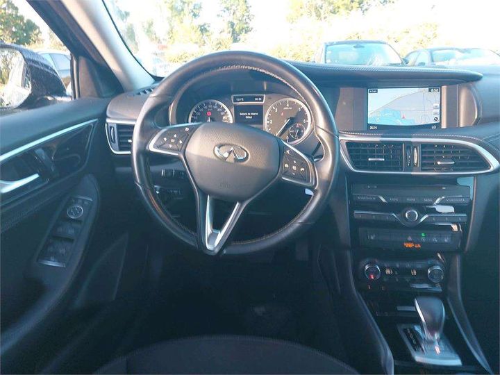 Photo 4 VIN: SJKDAAH15U1053890 - INFINITI Q30 