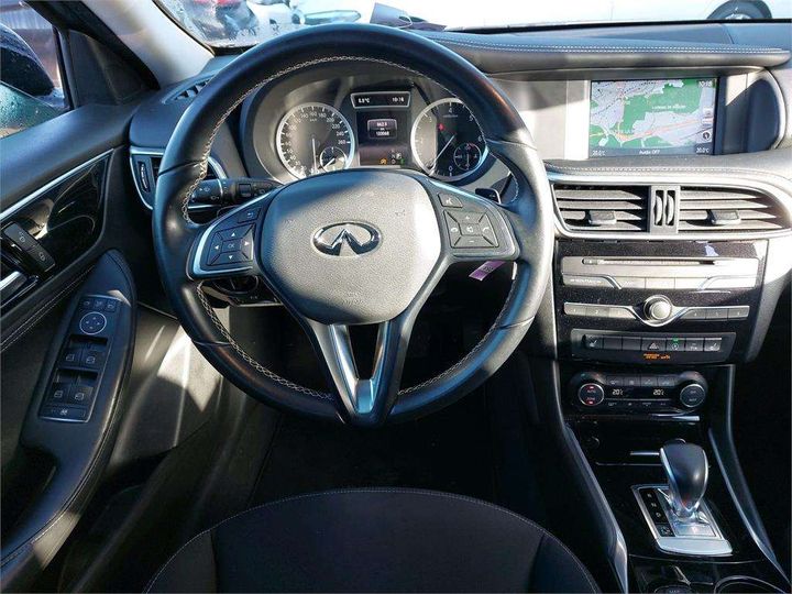 Photo 4 VIN: SJKDAAH15U1054455 - INFINITI Q30 