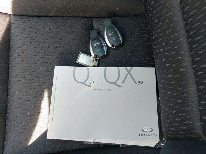 Photo 6 VIN: SJKDAAH15U1054979 - INFINITI Q30 