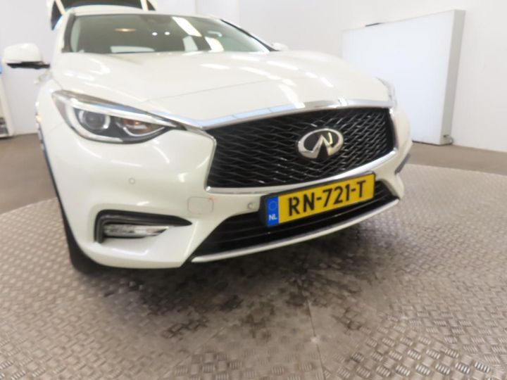 Photo 18 VIN: SJKDAAH15U1055065 - INFINITI Q30 