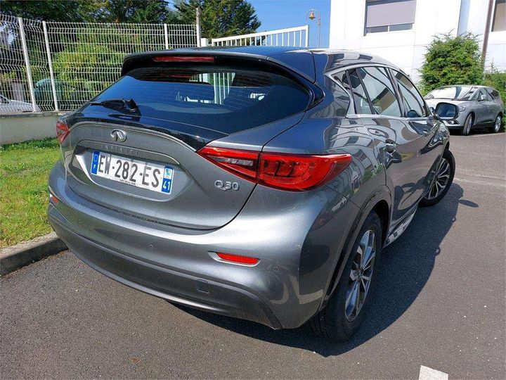 Photo 3 VIN: SJKDAAH15U1055298 - INFINITI Q30 