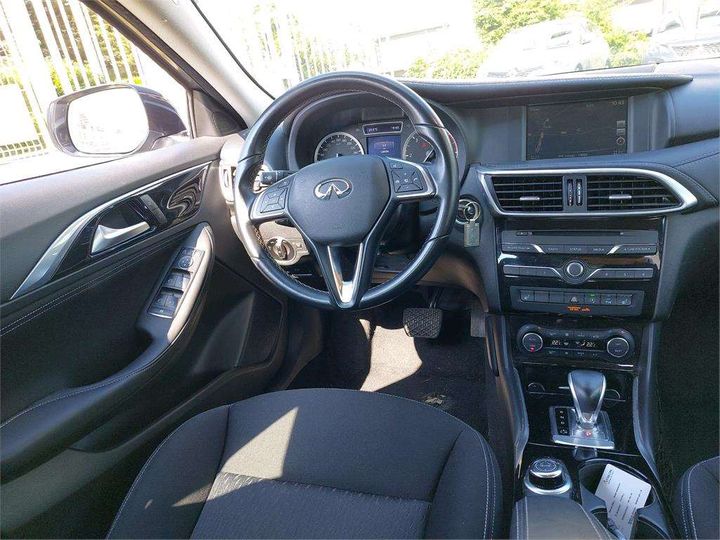 Photo 4 VIN: SJKDAAH15U1055298 - INFINITI Q30 