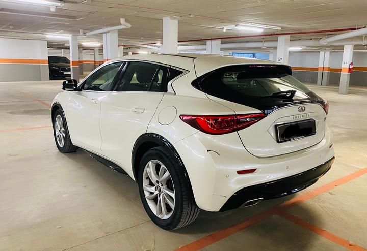 Photo 2 VIN: SJKDAAH15U1058255 - INFINITI Q30 