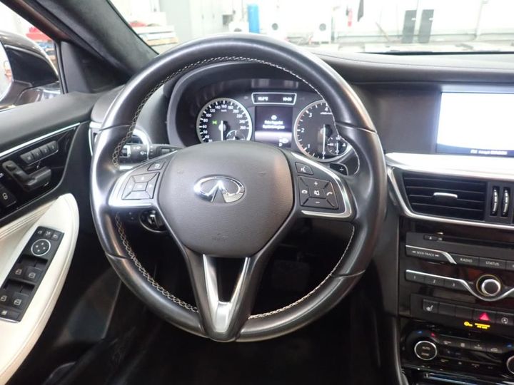 Photo 4 VIN: SJKDBAH15U1049838 - INFINITI Q30 