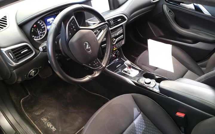 Photo 32 VIN: SJKDBNH15U2012450 - INFINITI QX30 