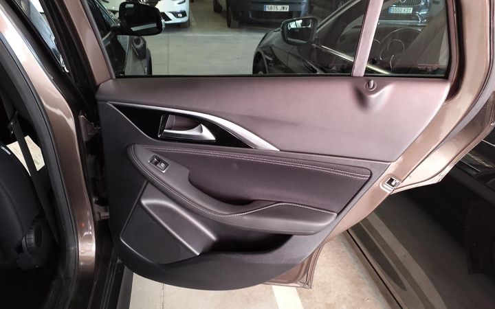 Photo 27 VIN: SJKDBNH15U2012692 - INFINITI QX30 