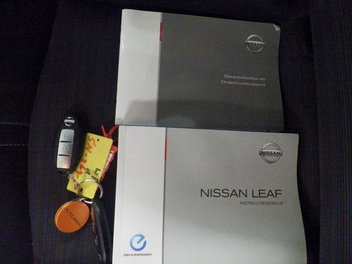 Photo 10 VIN: SJNFAAZE1U0010977 - NISSAN LEAF 