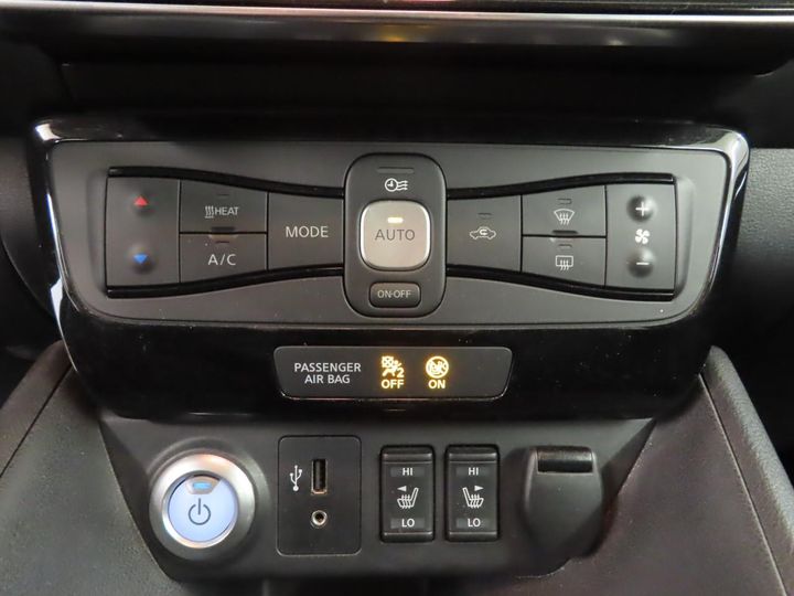 Photo 11 VIN: SJNFAAZE1U0032832 - NISSAN LEAF 