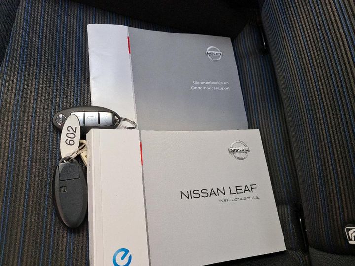 Photo 9 VIN: SJNFAAZE1U0037954 - NISSAN LEAF 