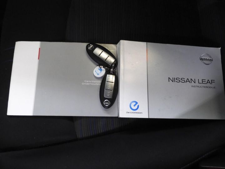 Photo 4 VIN: SJNFAAZE1U0040029 - NISSAN LEAF 