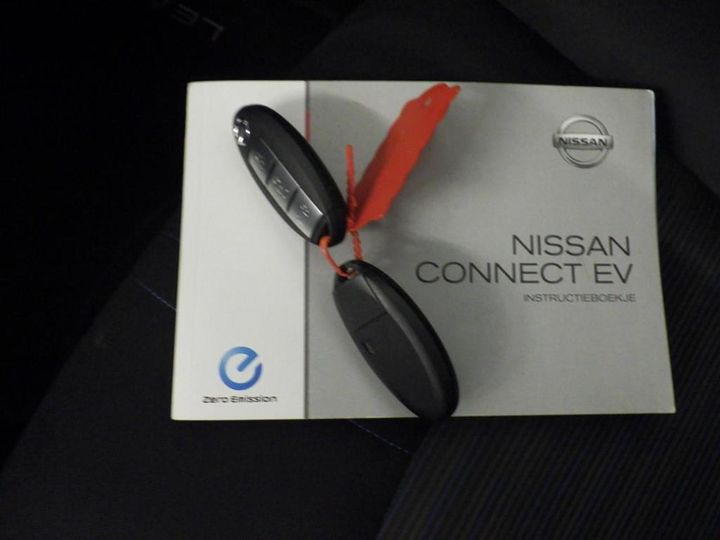 Photo 10 VIN: SJNFAAZE1U0046265 - NISSAN LEAF 