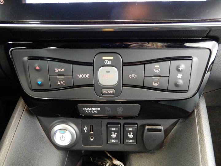 Photo 22 VIN: SJNFAAZE1U0047158 - NISSAN LEAF 