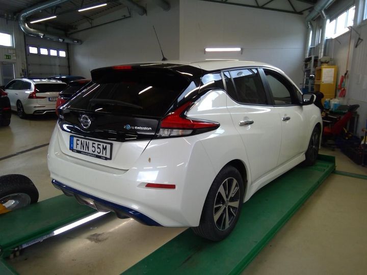 Photo 2 VIN: SJNFAAZE1U0100097 - NISSAN LEAF 