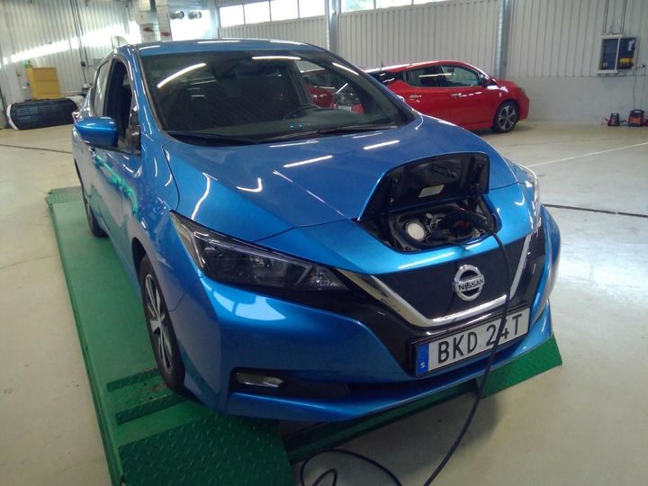 Photo 2 VIN: SJNFAAZE1U0102257 - NISSAN LEAF 