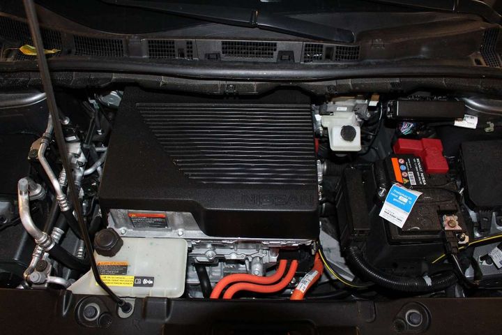 Photo 7 VIN: SJNFAAZE1U0138896 - NISSAN LEAF 