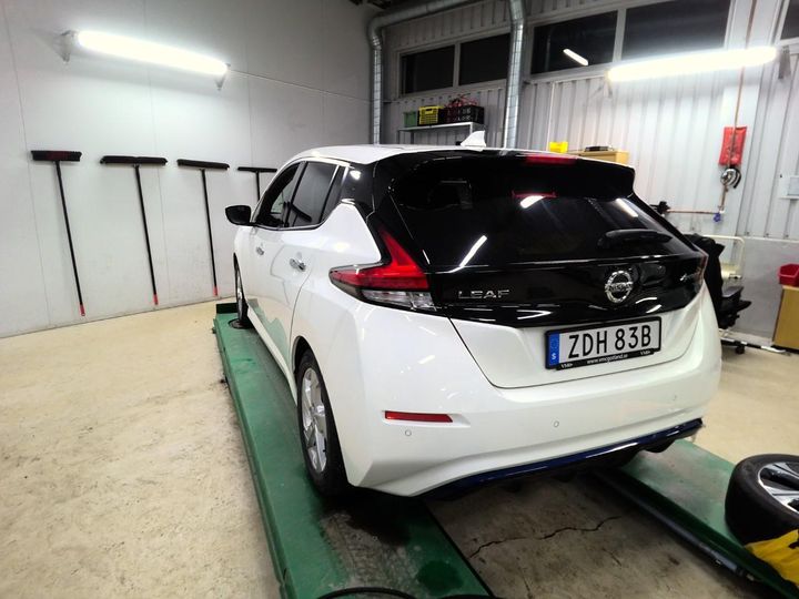 Photo 1 VIN: SJNFAAZE1U0141268 - NISSAN LEAF 