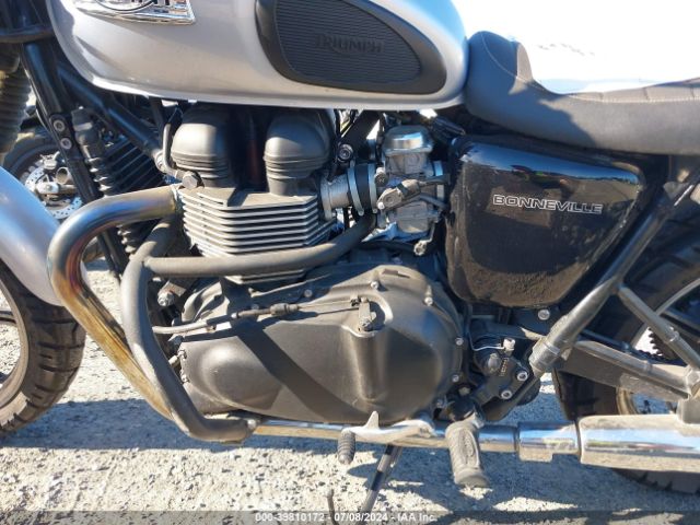 Photo 8 VIN: SMT900K12FT677203 - TRIUMPH BONNEVILLE 