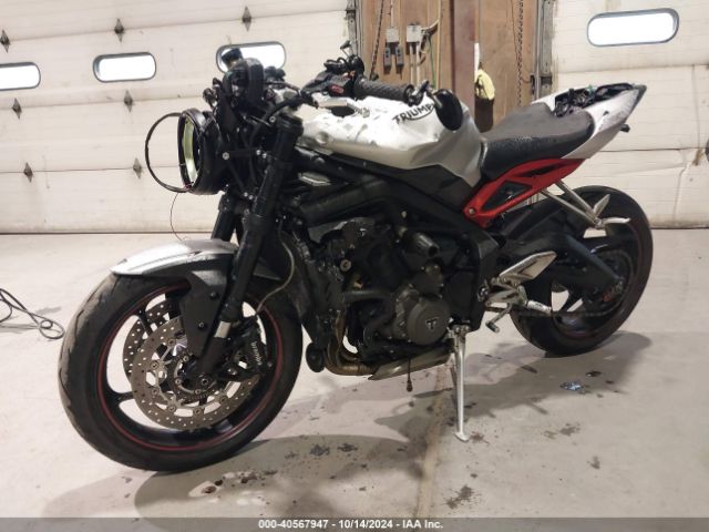 Photo 1 VIN: SMTA414D9JT835365 - TRIUMPH STREET TRIPLE 