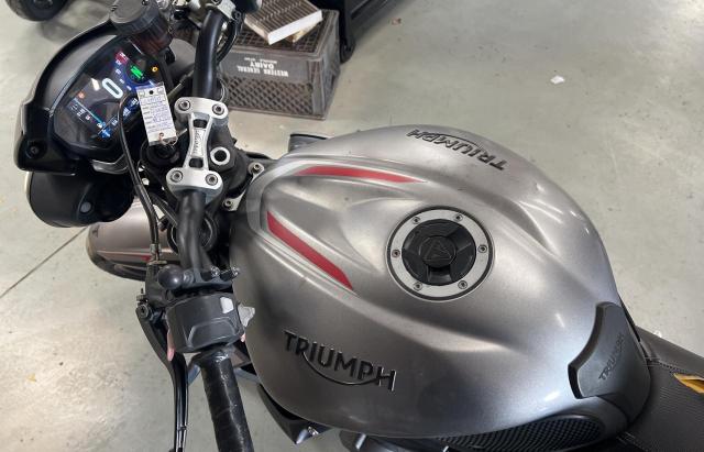 Photo 4 VIN: SMTA464SXJT813726 - TRIUMPH STREET TRI 