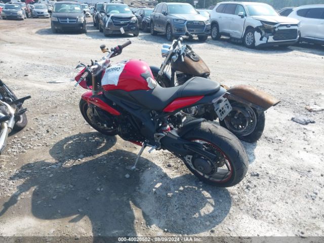 Photo 2 VIN: SMTN01PK6FJ674791 - TRIUMPH SPEED TRIPLE 