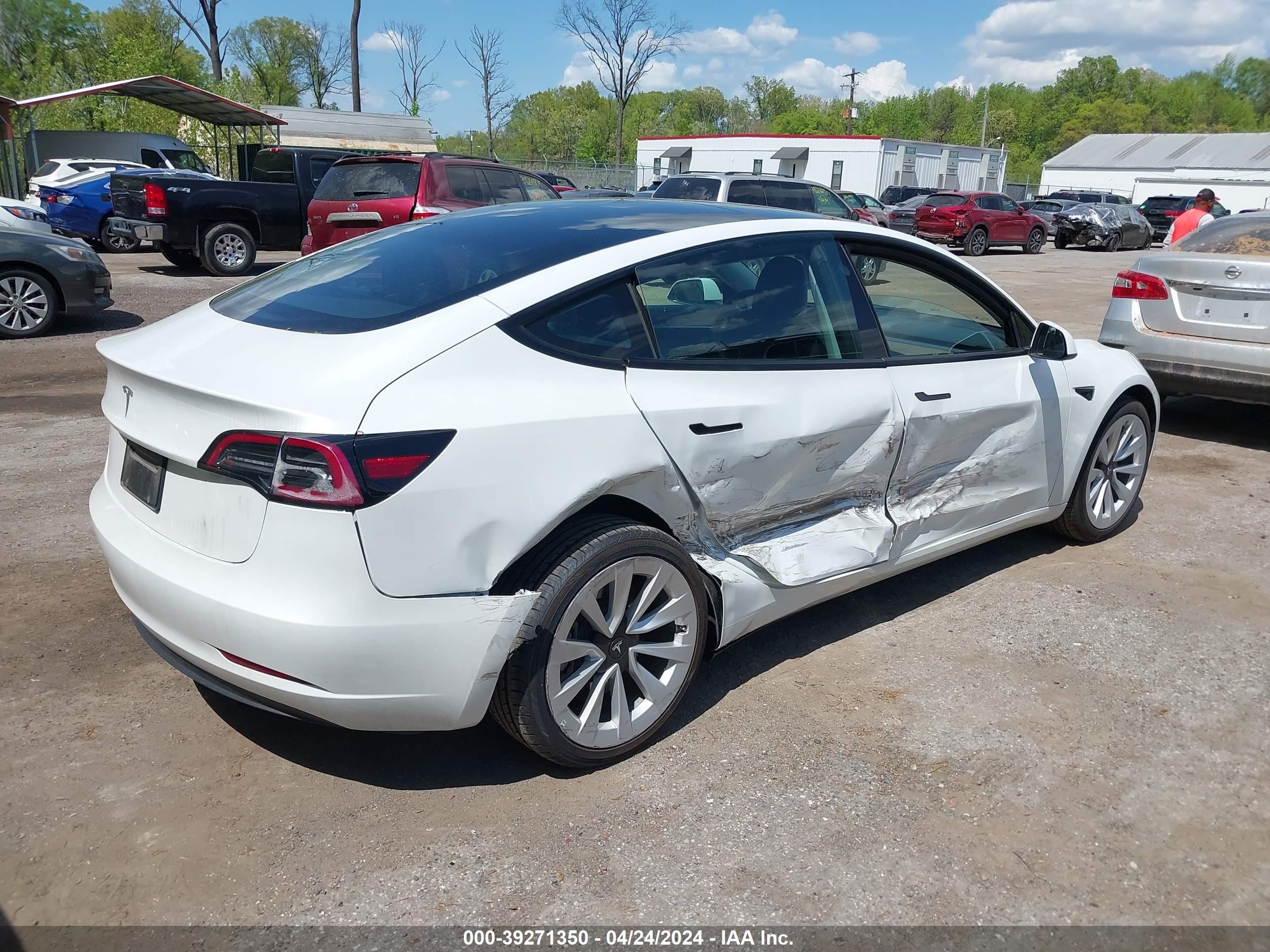 Photo 3 VIN: SYJ3E1EA2PF436883 - TESLA NULL 