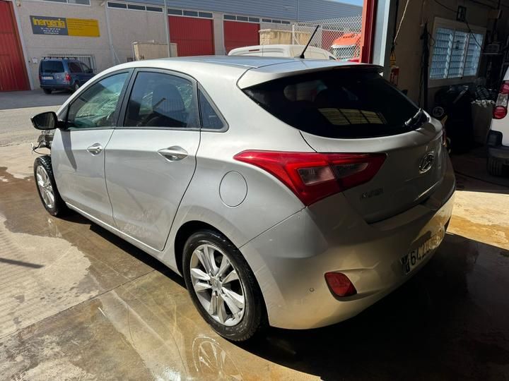 Photo 5 VIN: TMAD351RAEJ200112 - HYUNDAI I30 