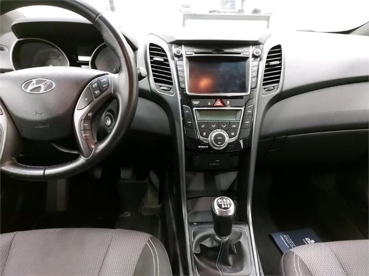 Photo 8 VIN: TMAD351UAHJ352893 - HYUNDAI I30 5D 