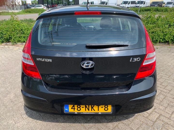 Photo 2 VIN: TMADC51DP9J006733 - HYUNDAI I30 