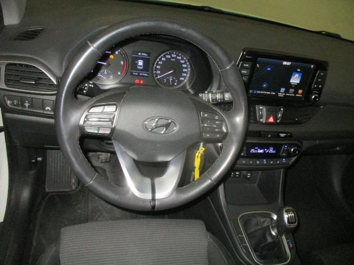 Photo 5 VIN: TMAH2817AJJ011701 - HYUNDAI I30 