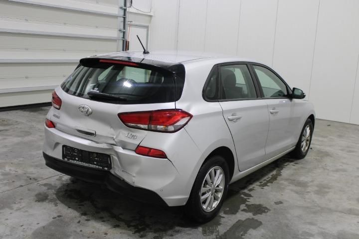 Photo 3 VIN: TMAH3513AJJ059110 - HYUNDAI I30 HATCHBACK 